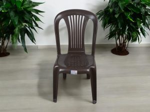 Стул из пластика