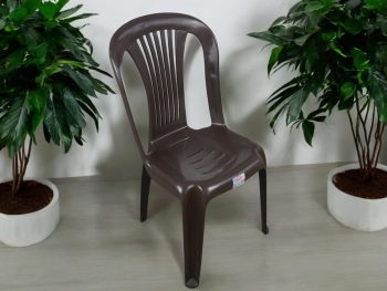Стул из пластика